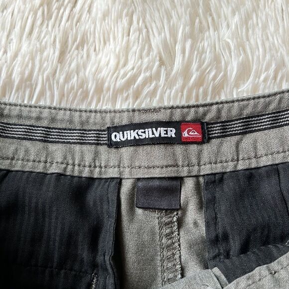 Quiksilver Gray Flat Front Chino Shorts Size 30 - Picture 4 of 4
